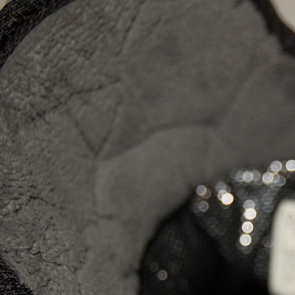 Columbia Slip-on Black Boots w Zip-Closure for Adjustment, Girls Size 3 (21 cm) - Picture 6 of 11